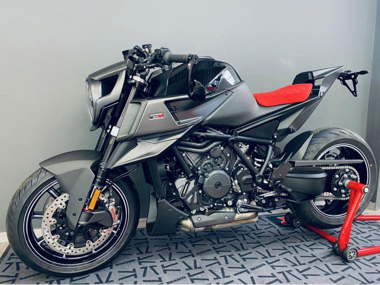 KTM BRABUS 1300 R (315€/mois)