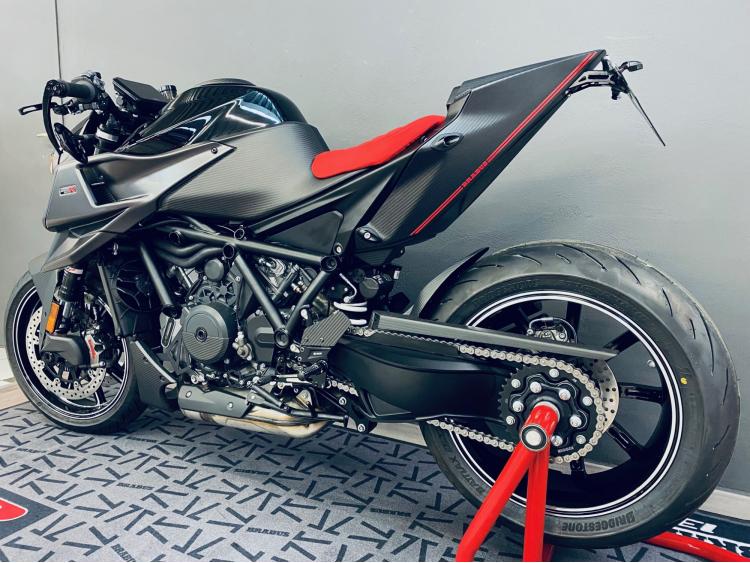 KTM BRABUS 1300 R (315€/mois)