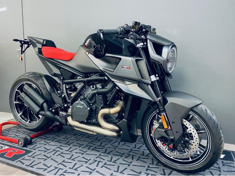 KTM BRABUS 1300 R (315€/mois)