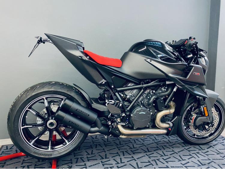 KTM BRABUS 1300 R (315€/mois)