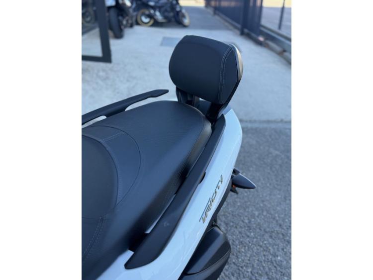 YAMAHA TRICITY 300