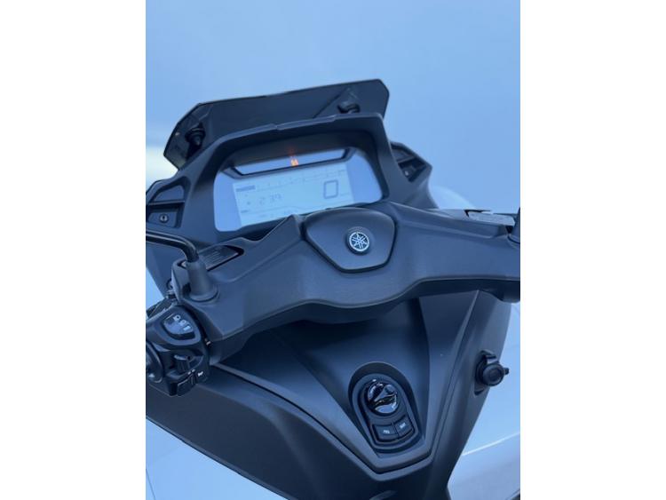 YAMAHA TRICITY 300