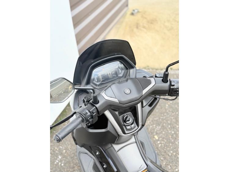 YAMAHA NMAX 125