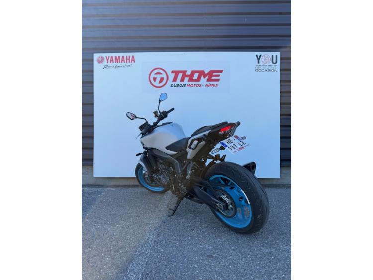 YAMAHA MT-09