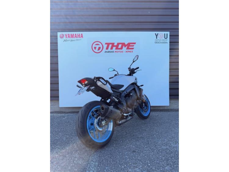 YAMAHA MT-09