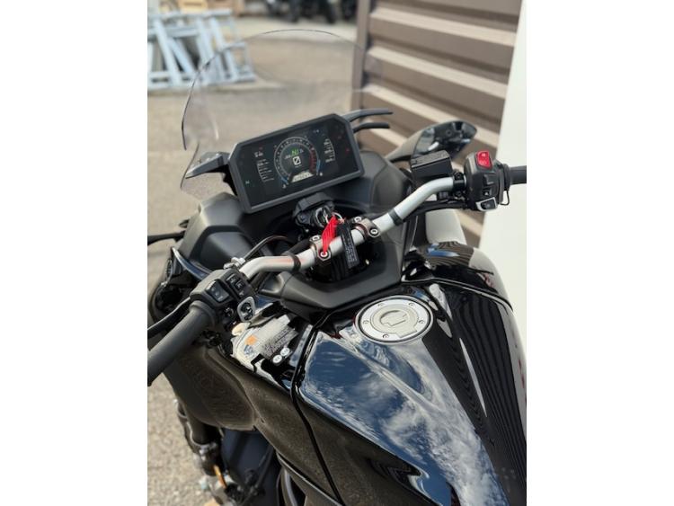 YAMAHA NIKEN 890 GT