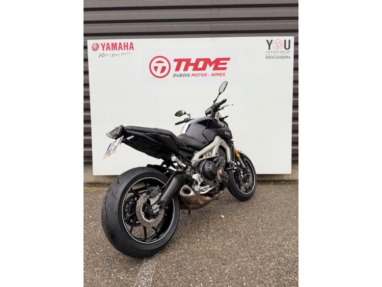 YAMAHA MT-09