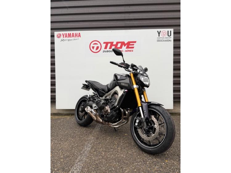 YAMAHA MT-09
