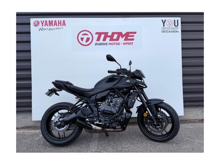 YAMAHA MT-07 FULL BLACK (47.5CV) GARANTIE CONSTRUCTEUR 5 ANS