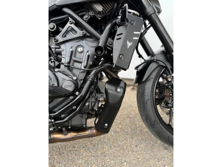 YAMAHA MT-07 FULL BLACK (47.5CV) GARANTIE CONSTRUCTEUR 5 ANS