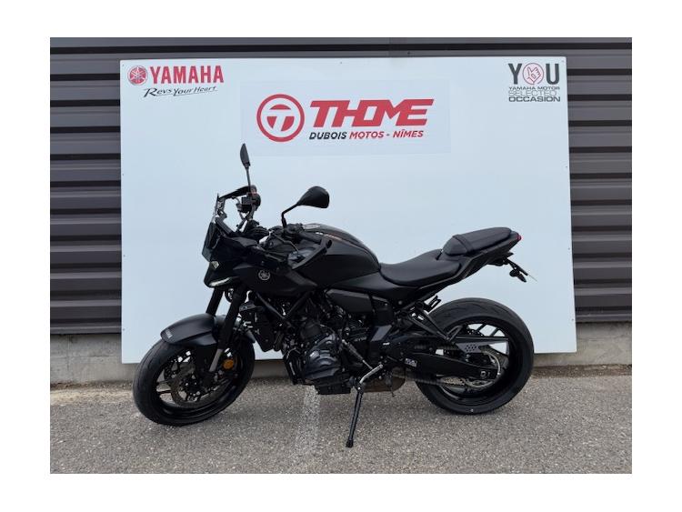 YAMAHA MT-07 FULL BLACK (47.5CV) GARANTIE CONSTRUCTEUR 5 ANS