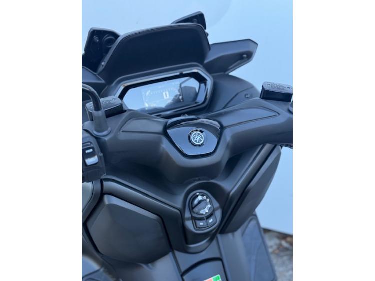 YAMAHA XMAX 300