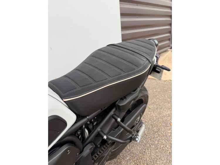YAMAHA XSR 700