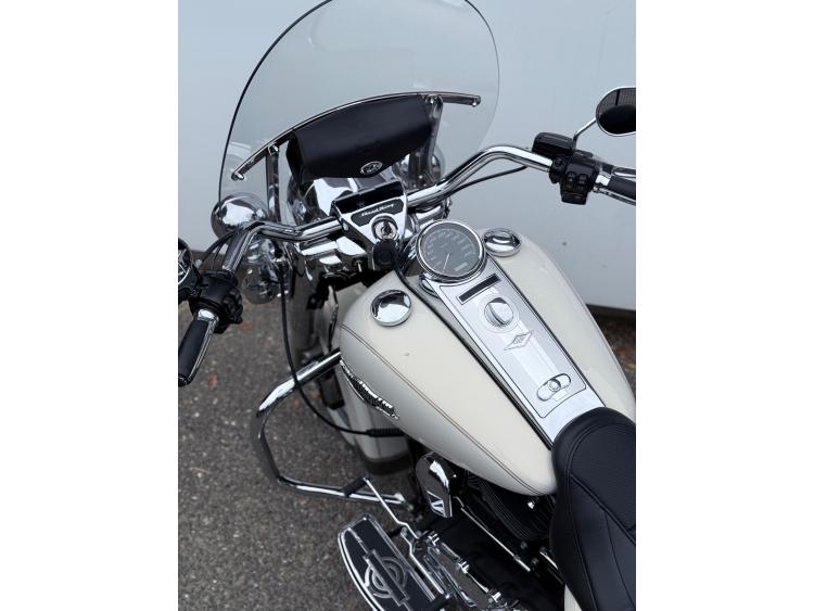HARLEY-DAVIDSON ROAD KING CLASSIC 1690
