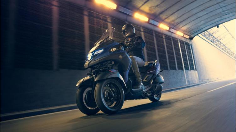 TRICITY 300 (24)